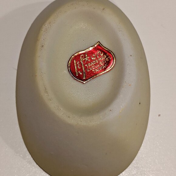 Lefton Ceramic Bunny in Flowers Trinket Box - Picture 7 of 7